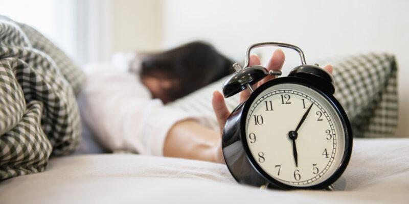 5 trucos para levantarse a la primera alarma