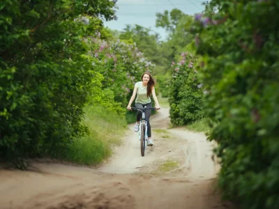 ¿Cuántas calorías pierdes al andar en bicicleta?