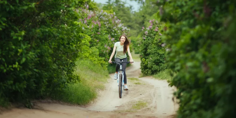 ¿Cuántas calorías pierdes al andar en bicicleta?